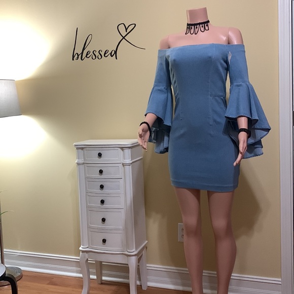 🌹Open Shoulder Bell Sleeve Denim Dress🌹 - Picture 2 of 8